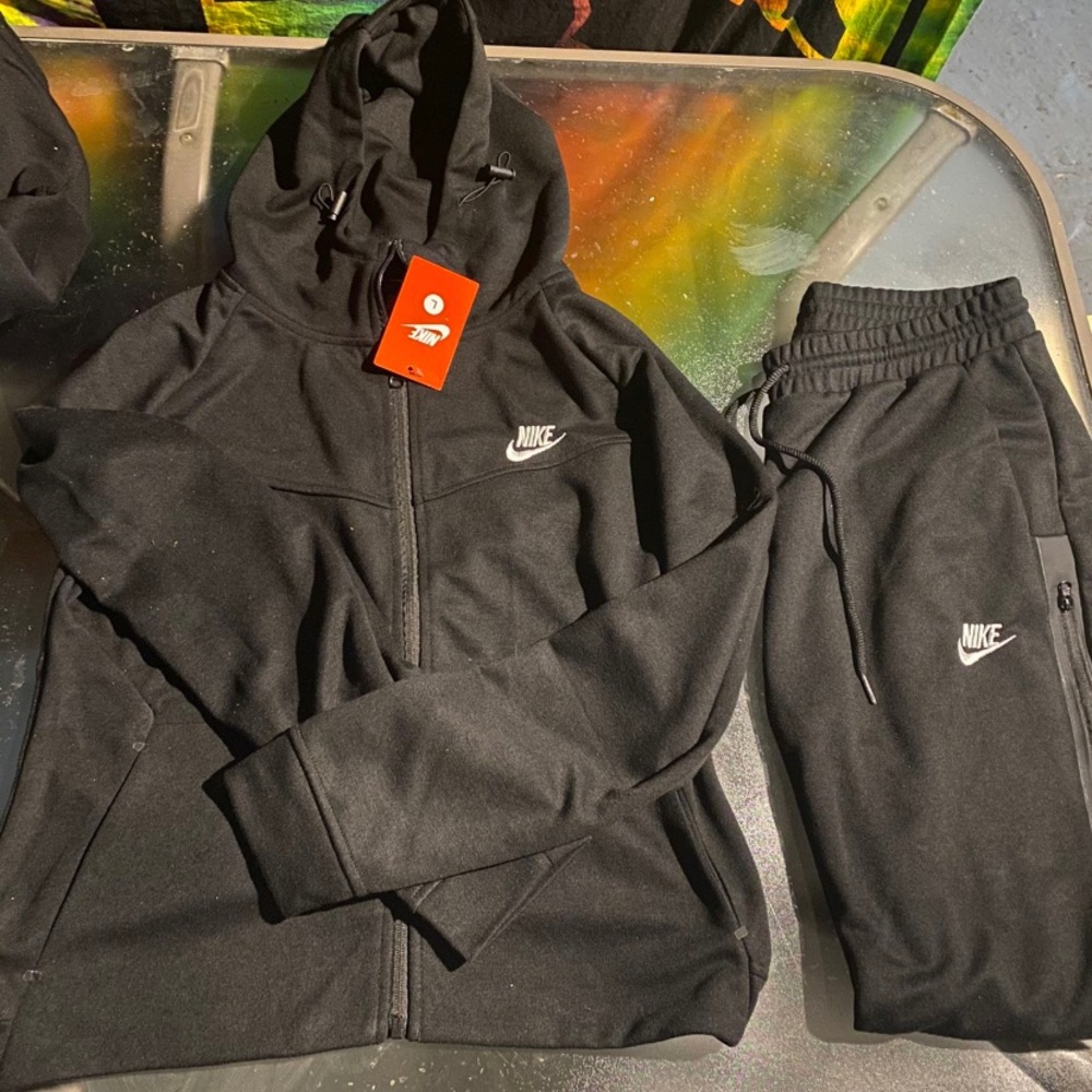WOMENS MEDIUM NIKE OUTFIT